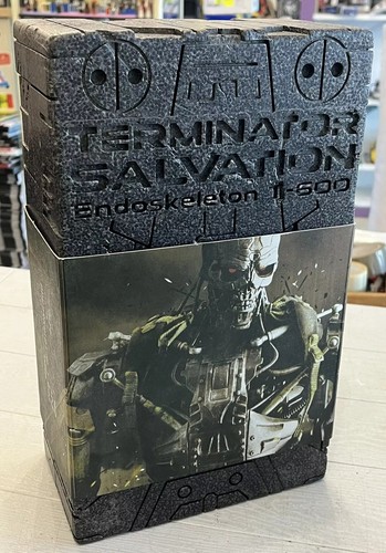 Hot toys terminator salvation - hot,