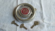 FIAT 750 (FIAT 600) auto d'epoca: chiavi e mascherina anteriore logo, originale