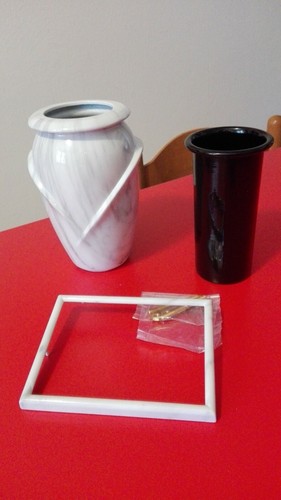 Cornice vaso con - e, per