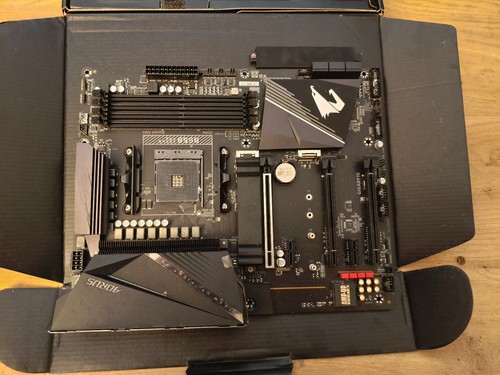 Carte mère gigabyte aorus - mère,