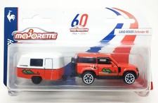 Majorette Land Rover Defender 90 French Touch Rosso + Eriba Puck 1:66 3" in confezione