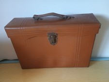 CARTELLA IN CARTONE PRESSATO