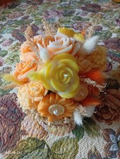 centrotavola floreale profumato al Tropicana , creata da me con cera eco oliva 