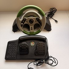 Mad Catz MC2 volante e pedali