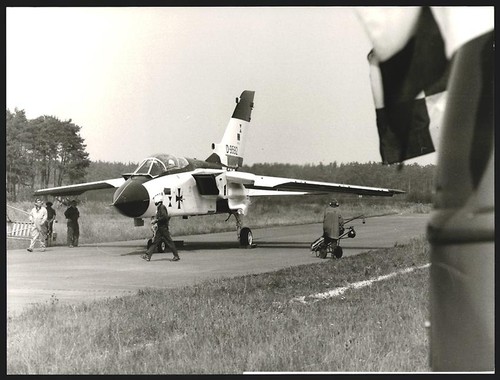 Fotografia aereo panavia - aereo,
