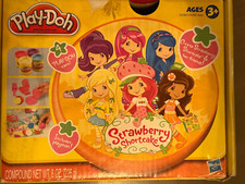 Play-Doh Stampi per Torte Corte alla Fragola Medaglioni Muffin Mirtillo Arancia Limone