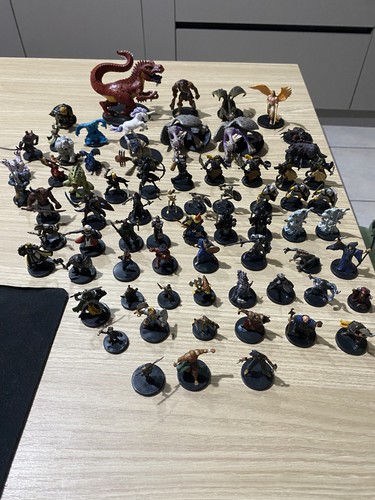 Miniatures lot - 70,