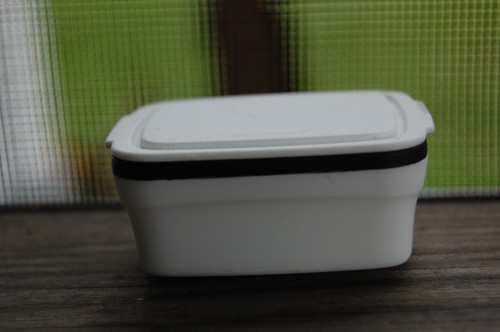 Tupperware bread bin box - bread,