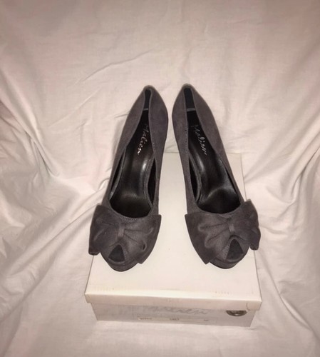 Scarpe con tacco - , e