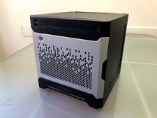 Server HP MicroServer Gen8 G1610T8G 512GB SSD SATA 2x4TB SATA 819185-421