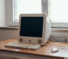 Apple eMac G4 PowerPC 4,4 - A1002 da 1Ghz Anno 2003 - Cleaned and Fully Working