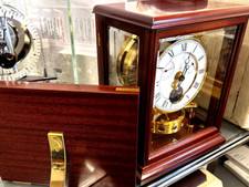 Orologio Zz Jaeger LeCoultre ATMOS Fontainebleau calibro 544 con orig. Supporto da parete