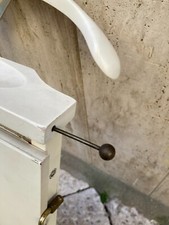 MODERNARIATO-DESIGN-COMPLEMENTO D'ARREDO-MOBILE REGUITTI-LEGNO BIANCO-INUSUALE