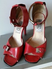 VINTAGE ORIGINAL '94 "HEROES" BY CESARE PACIOTTI OPEN TOE  RED SANDALS 