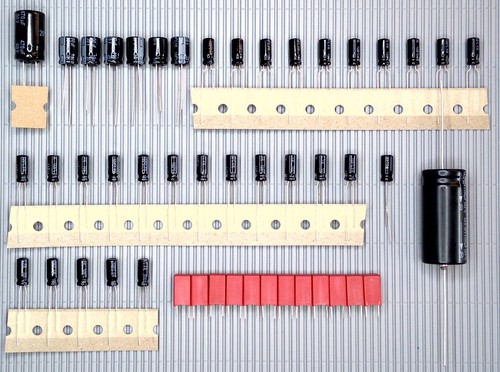 Set condensatore elettrolitico