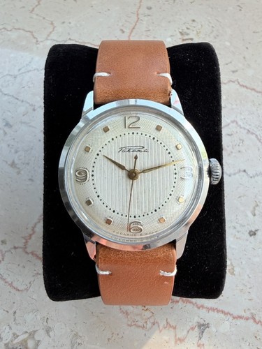 Elegante orologio raketa - un,