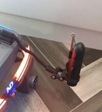 Staffa di montaggio esca