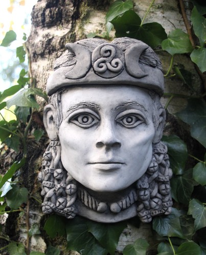 Dea gallese ceridwen - dea, giardino