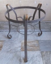 antico porta vaso in ferro