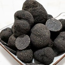 Lussuoso tartufo nero fresco