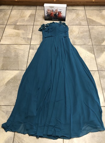 Abito formale modesto sposa