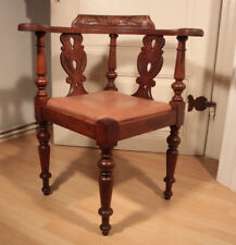 stabile sedia con braccioli