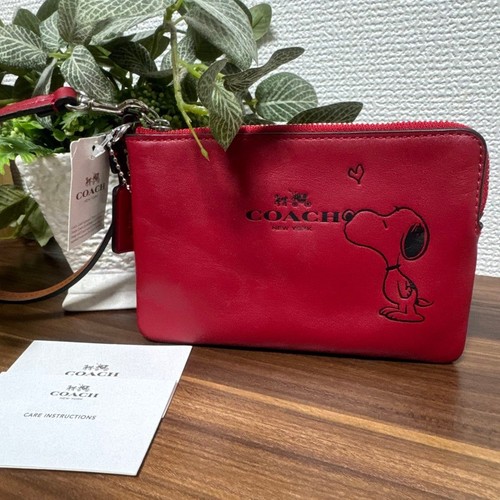 Coach snoopy red pouch - coach,