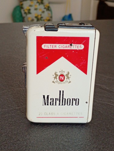 Accendino vintage con - vintage,