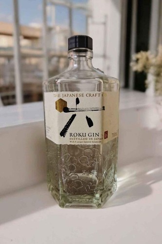 Bottiglia vuota roku gin glass - vuota,