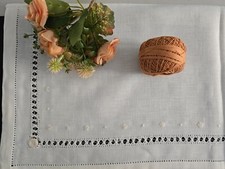 Tovaglia ricamata a mano puro