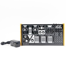 Dreadbox Nyx V2 Sintetizzatore Analogico Duofonico con Alimentatore