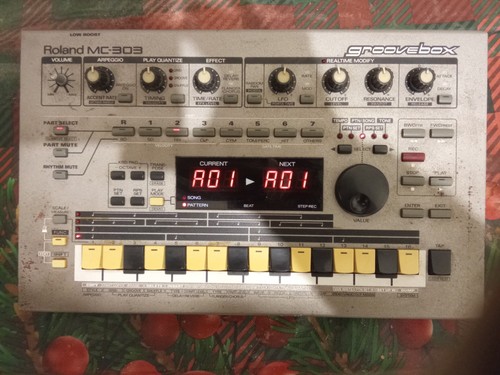 Groovebox roland 303 - groovebox,