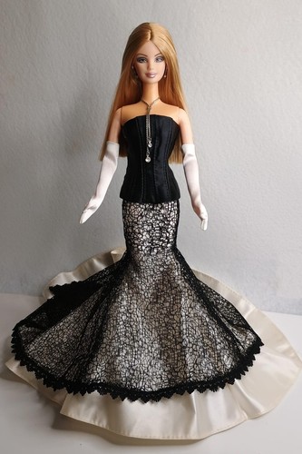 Barbie 2001 society girl - 2001,