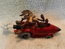 Wile e. Coyote and Mini Rocket