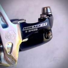 DERAGLIATORE anteriore