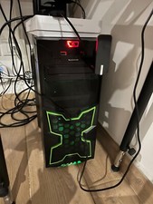 computer fisso da gaming + razer mamba+ tastiera cooler master+ monitor 27 polli