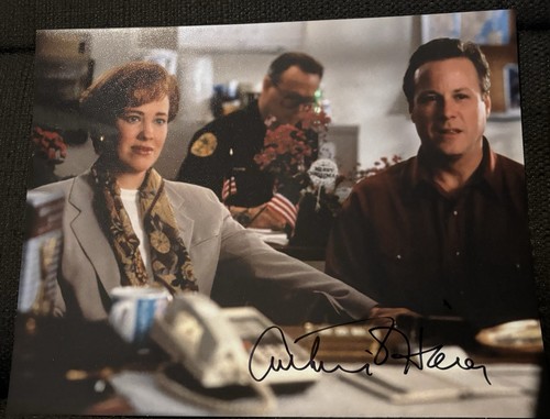 Catherine hara autografo - catherine,