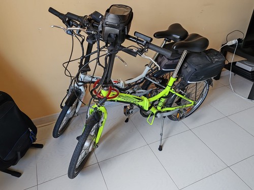 Due biciclette pieghevoli - , a