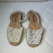 Jeffrey Campbell Avarca White Leather Floral Sandals Womens Size 37 US 6.5