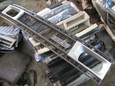 FIAT 242 - Mascherina anteriore con logo - Ricambio usato