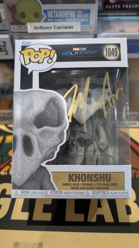 Signed moon knight marvel - signed,