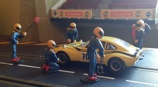 Slotcar pit stop crew - stop,