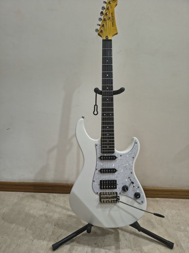 Yamaha pacifica vintage white - yamaha,