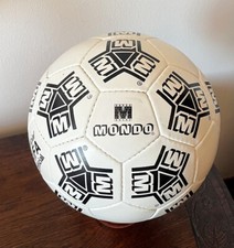 MONDO 90s  FIFA OFFICIAL