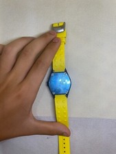 cassa e cinturino gomma giallo