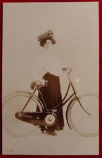 CARTOLINA BICI CICLISMO DONNA  ELEGANTE  PRIMI 900