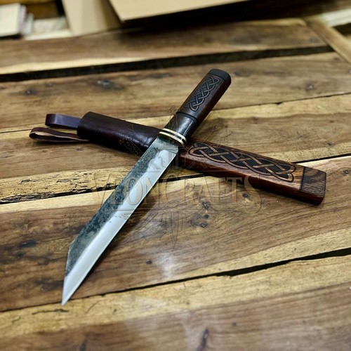 Coltello vichingo forgiato - , a