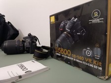 macchina fotografica Reflex NIKON D5600 con obiettivo e borsa inclusi