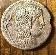 Ostilia Saserna 48 a.C. Denario romano in argento testa di Gallia 19 mm 3,29 g