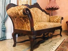 Divano , di pregio e pari al nuovo, occasione